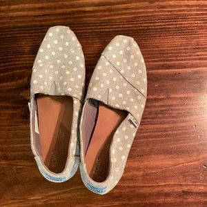 Gray Polka Dot Toms